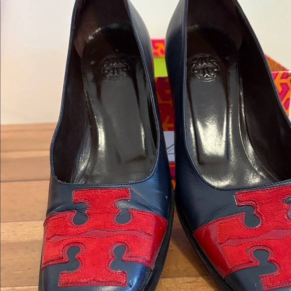 Tory Burch Black and Red Puzzle Design Women's Shoes - Picture 3 of 9